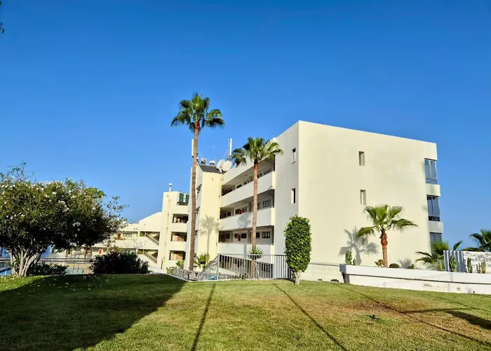 Arenas Negras Malaga * Puerto de Santiago (Tenerife)